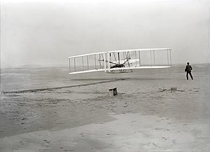 Chiếc máy bay đầu tiên trong lịch sử thế giới