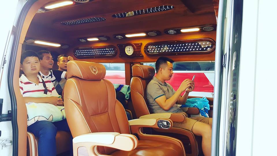 Địa chỉ cho thuê xe Limousine 9 chỗ giá rẻ tại Hà Nội